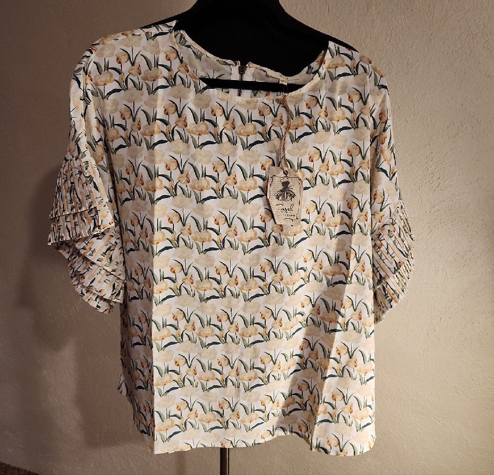 Easel Women's Cream Yellow Floral Short Sleeve Blouse Size Large NWT - Picture 5 of 8